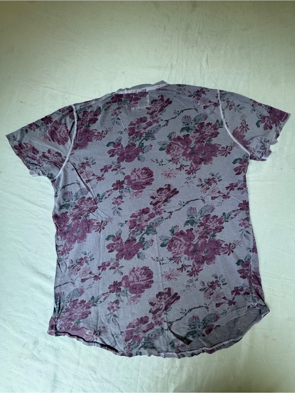 AmberCrombie &Fitch Floral Crew Neck Men’s T-Shirt - Lavender with Plum Floral L - Picture 2 of 7